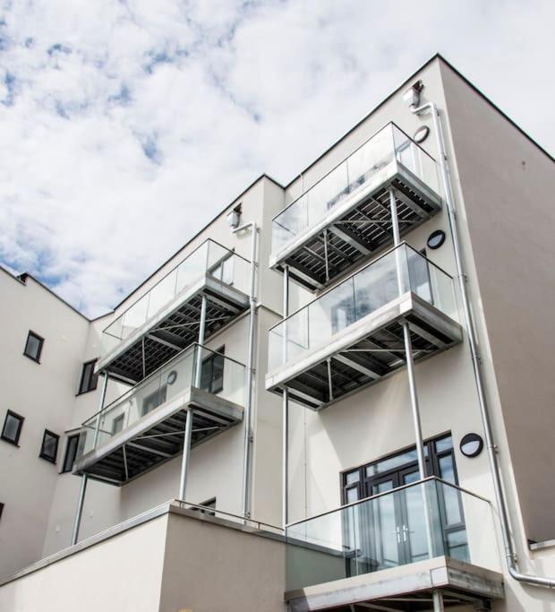 Modern Apartment With Stunning Sea View Weston-super-Mare Buitenkant foto