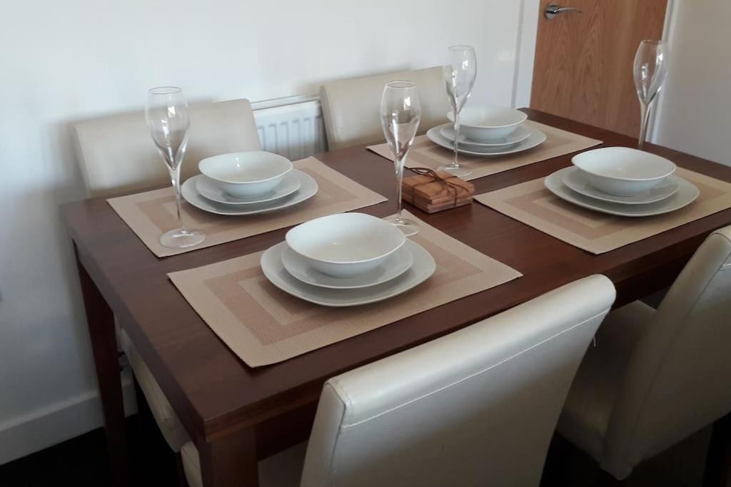 Modern Apartment With Stunning Sea View Weston-super-Mare Buitenkant foto