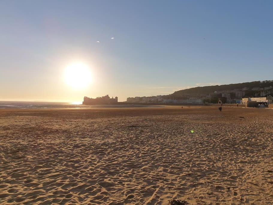 Modern Apartment With Stunning Sea View Weston-super-Mare Buitenkant foto
