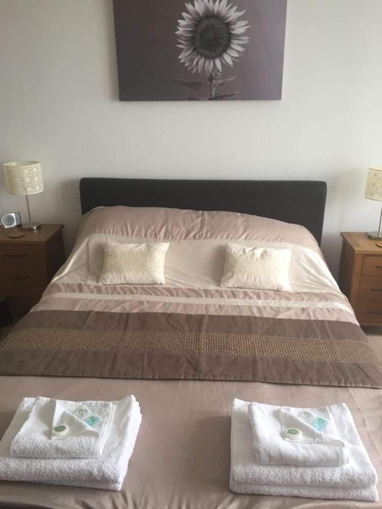 Modern Apartment With Stunning Sea View Weston-super-Mare Buitenkant foto